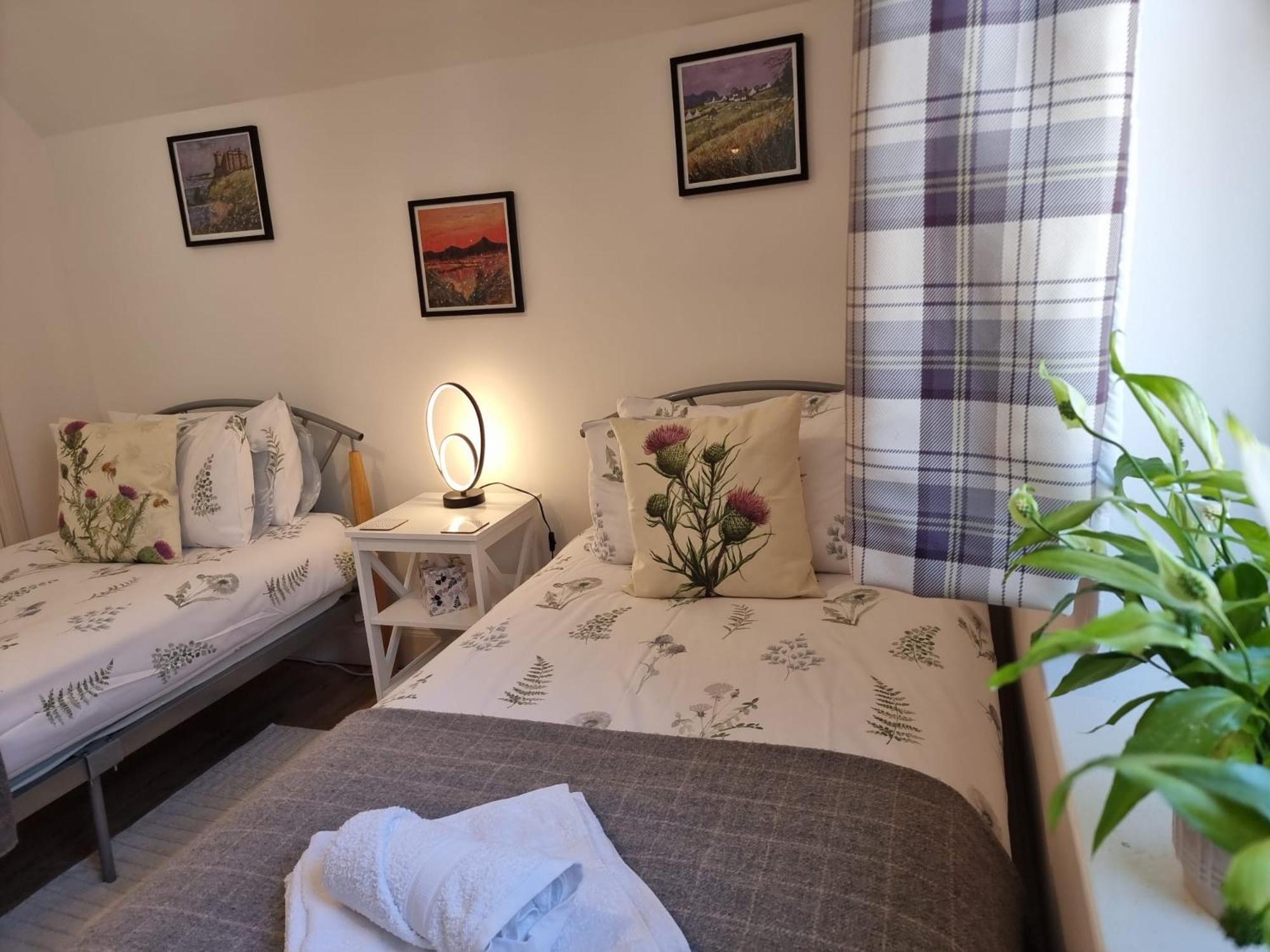 Heart Of Inverness-City Apartment Buitenkant foto